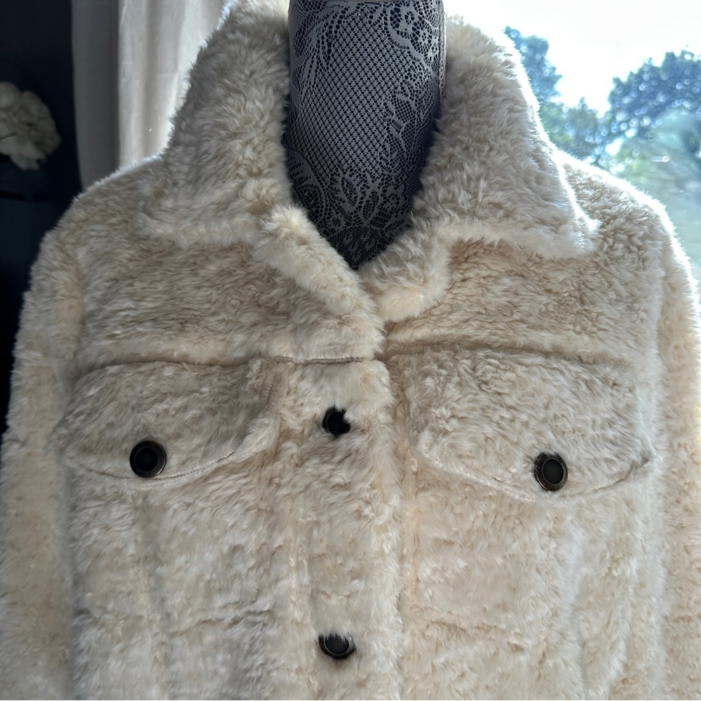 Victoria’s Secret Faux Fur Sherpa Teddy Jacket Cream White Size Large - Picture 4 of 15